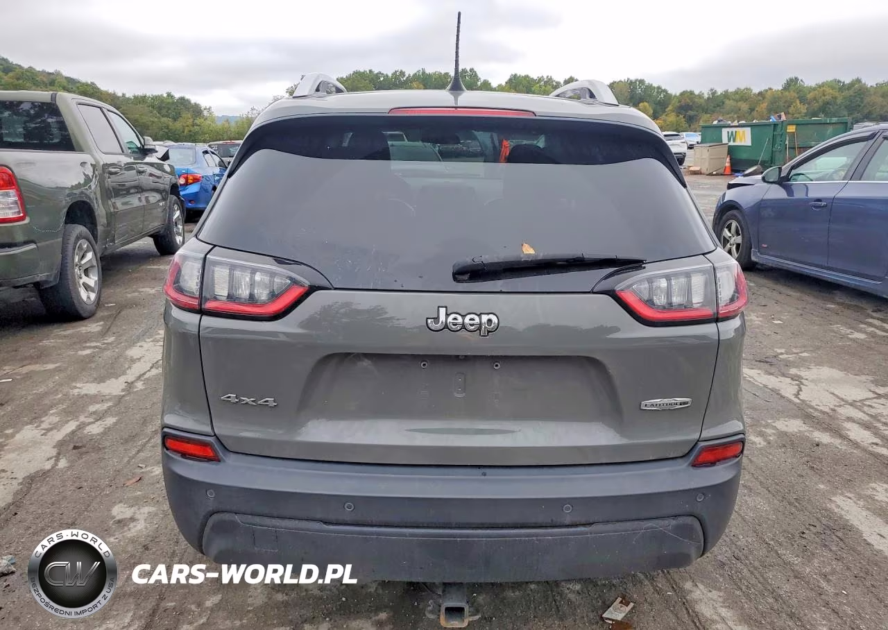 2019 Jeep Cherokee Latitude Plus VIN:1C4PJMLB1KD482294 - 6