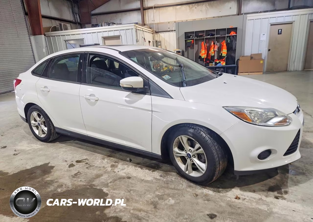 2013 Ford Focus Se VIN:1FADP3F24DL329950 - 4