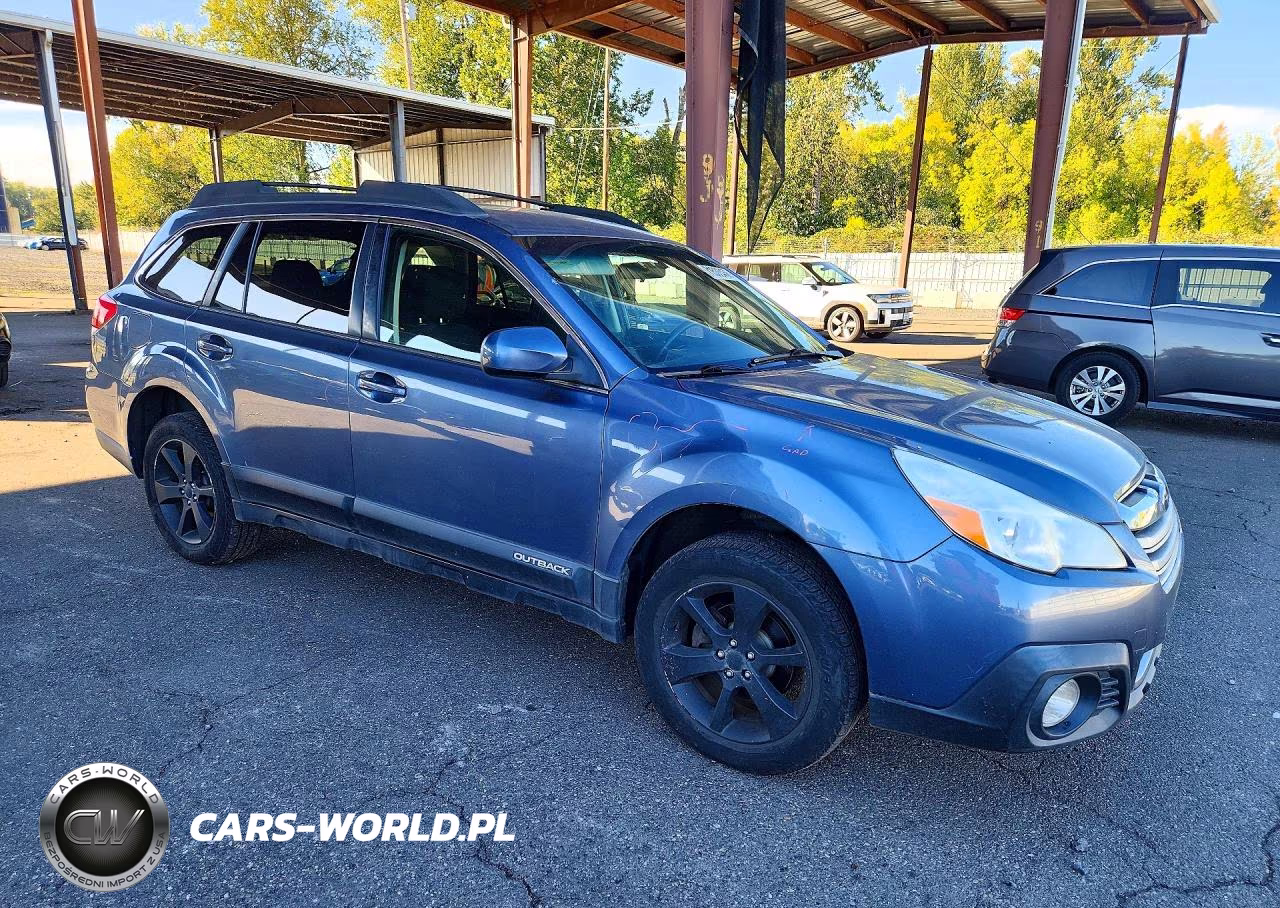 2013 Subaru Outback 2.5I Premium VIN:4S4BRBCC8D1228761 - 4