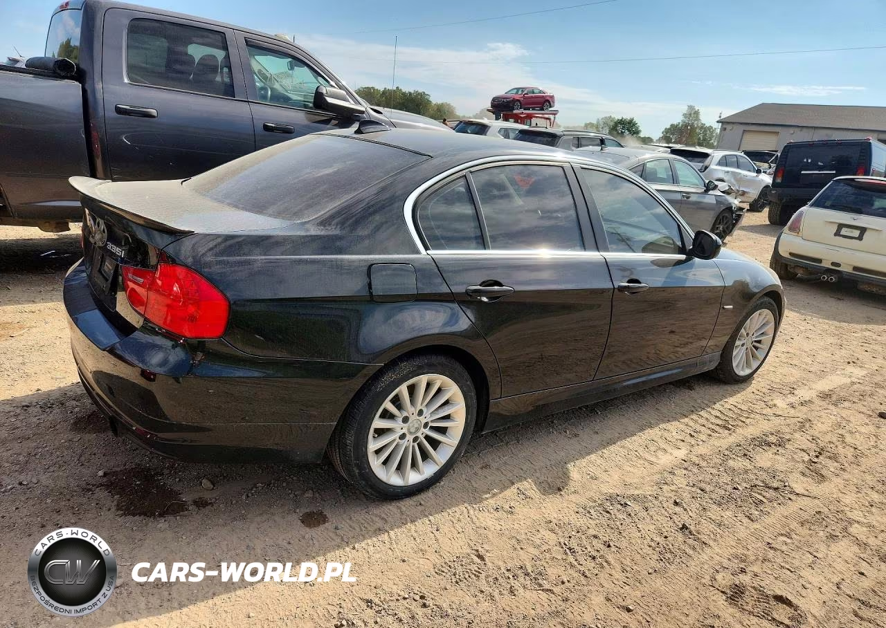 2011 BMW 335 Xi VIN:WBAPL5G51BNN23700 - 3