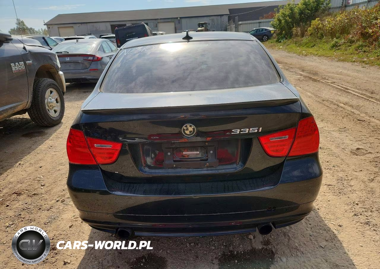 2011 BMW 335 Xi VIN:WBAPL5G51BNN23700 - 6