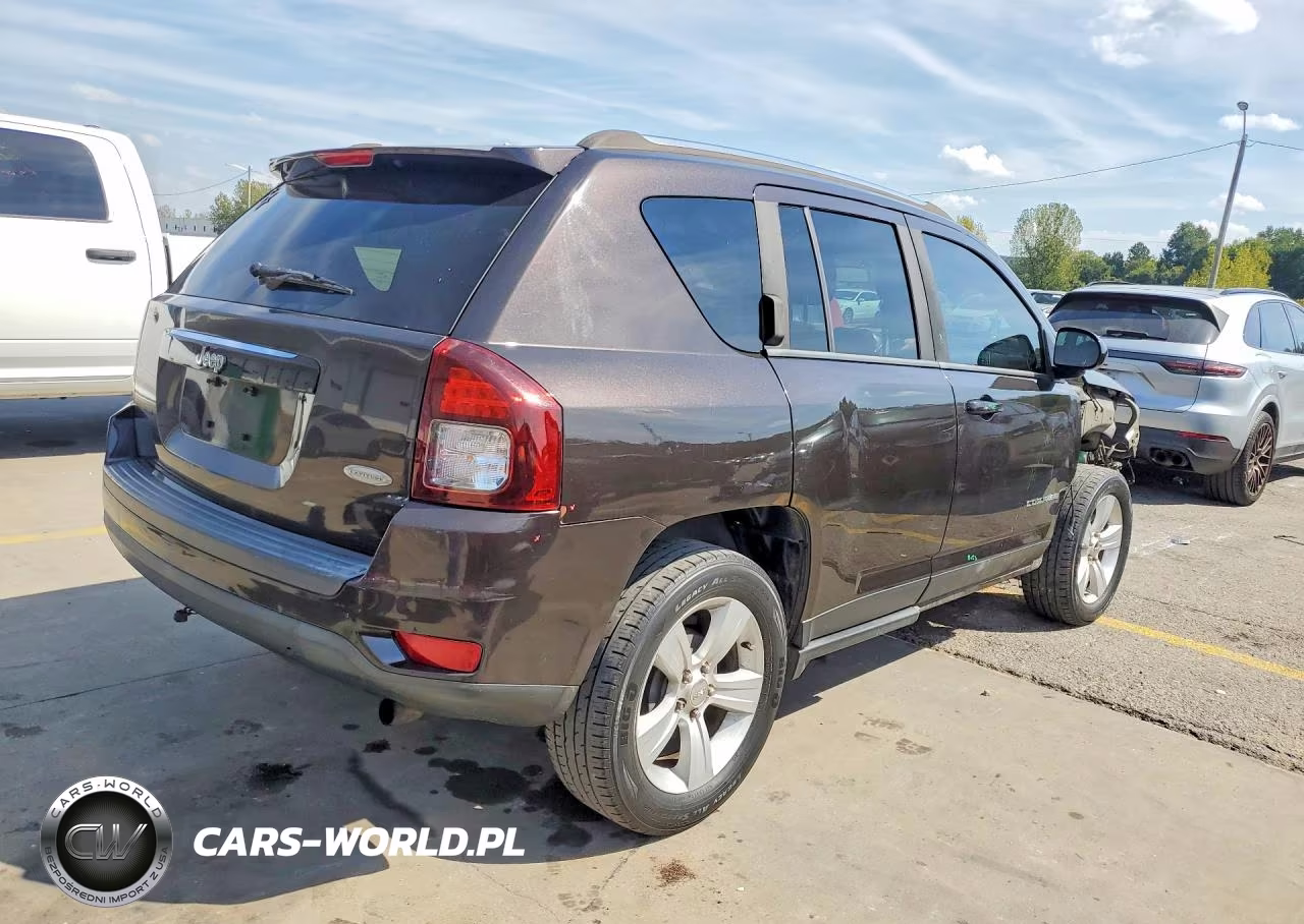 2014 Jeep Compass Latitude VIN:1C4NJCEB6ED856675 - 3