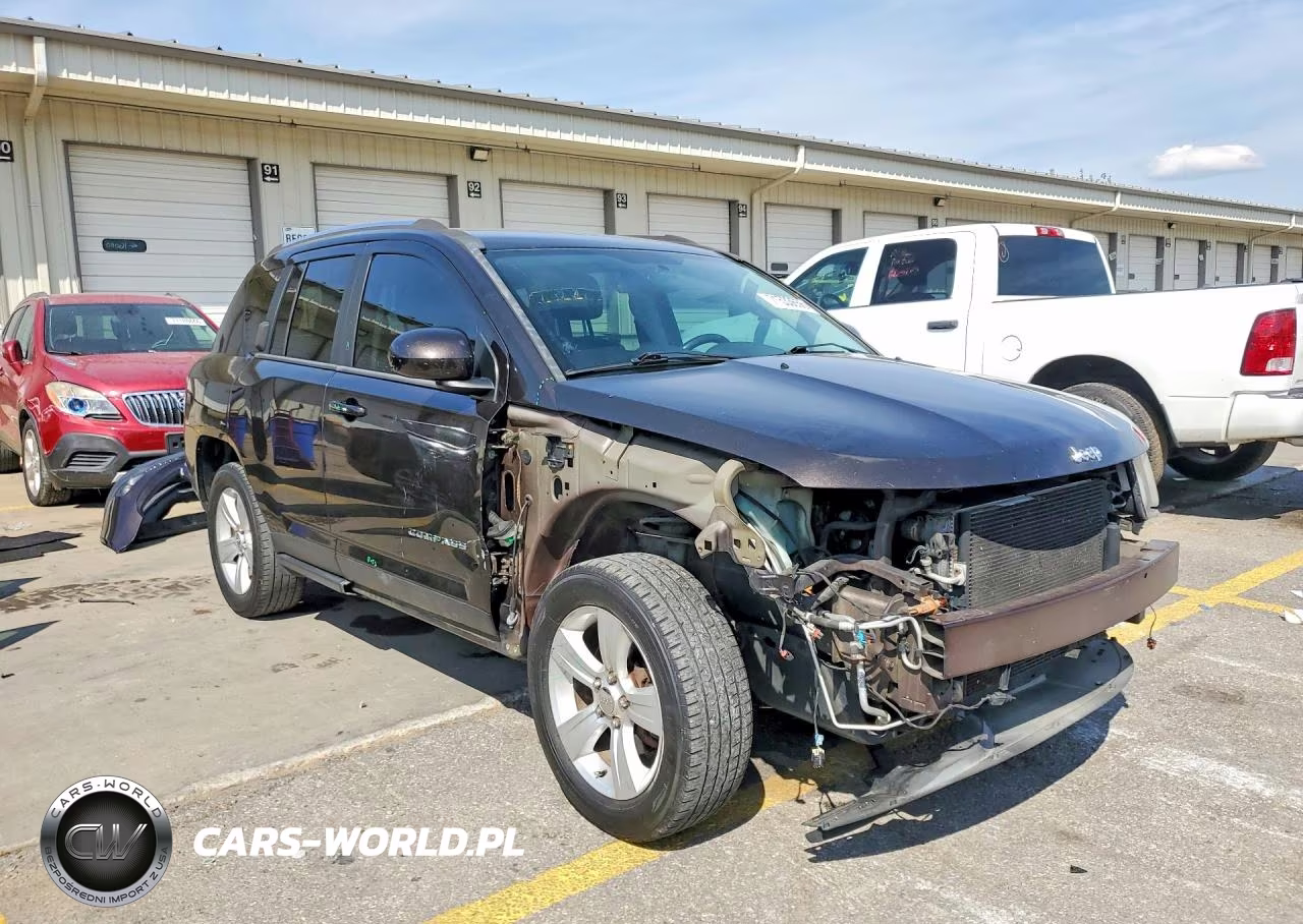 2014 Jeep Compass Latitude VIN:1C4NJCEB6ED856675 - 4