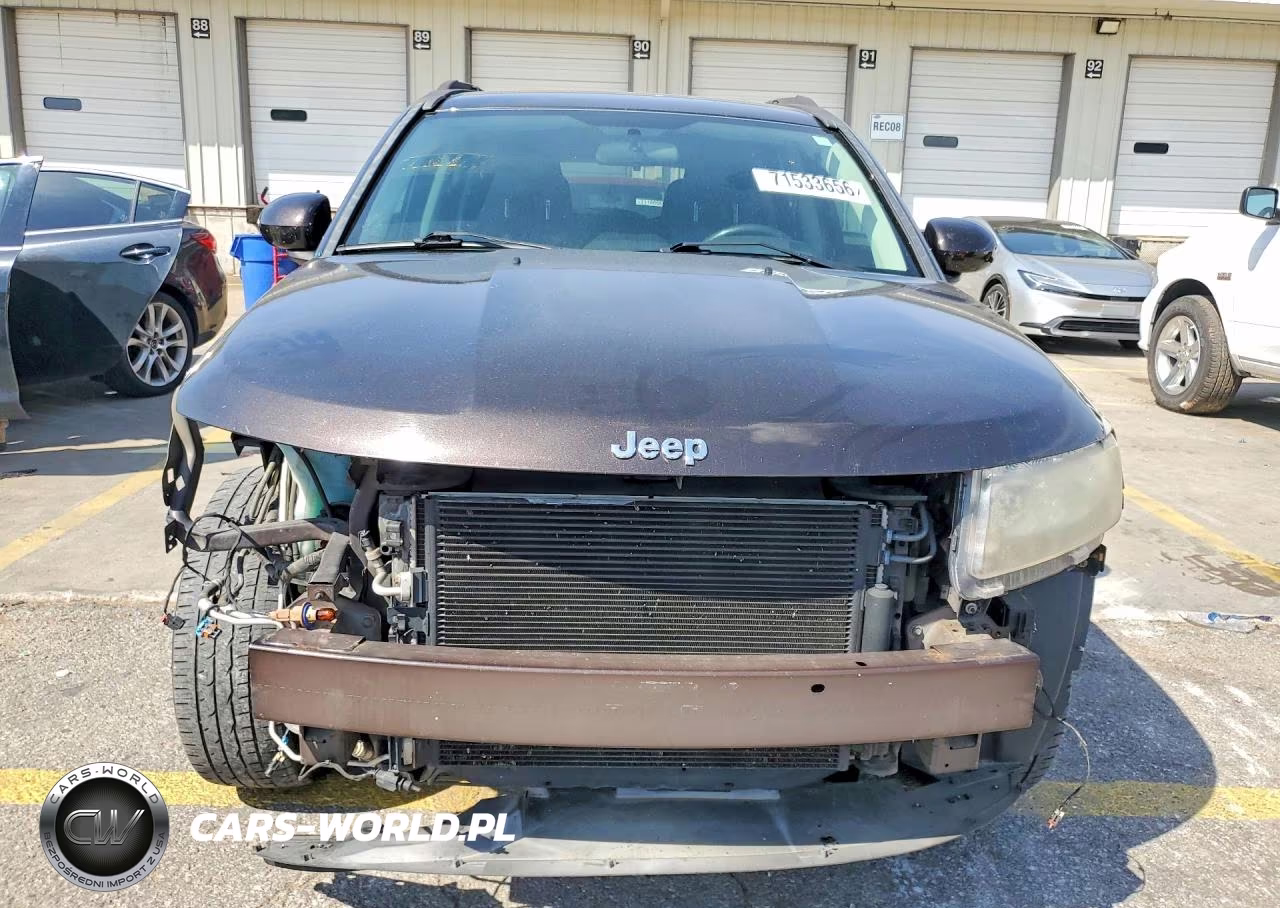 2014 Jeep Compass Latitude VIN:1C4NJCEB6ED856675 - 5