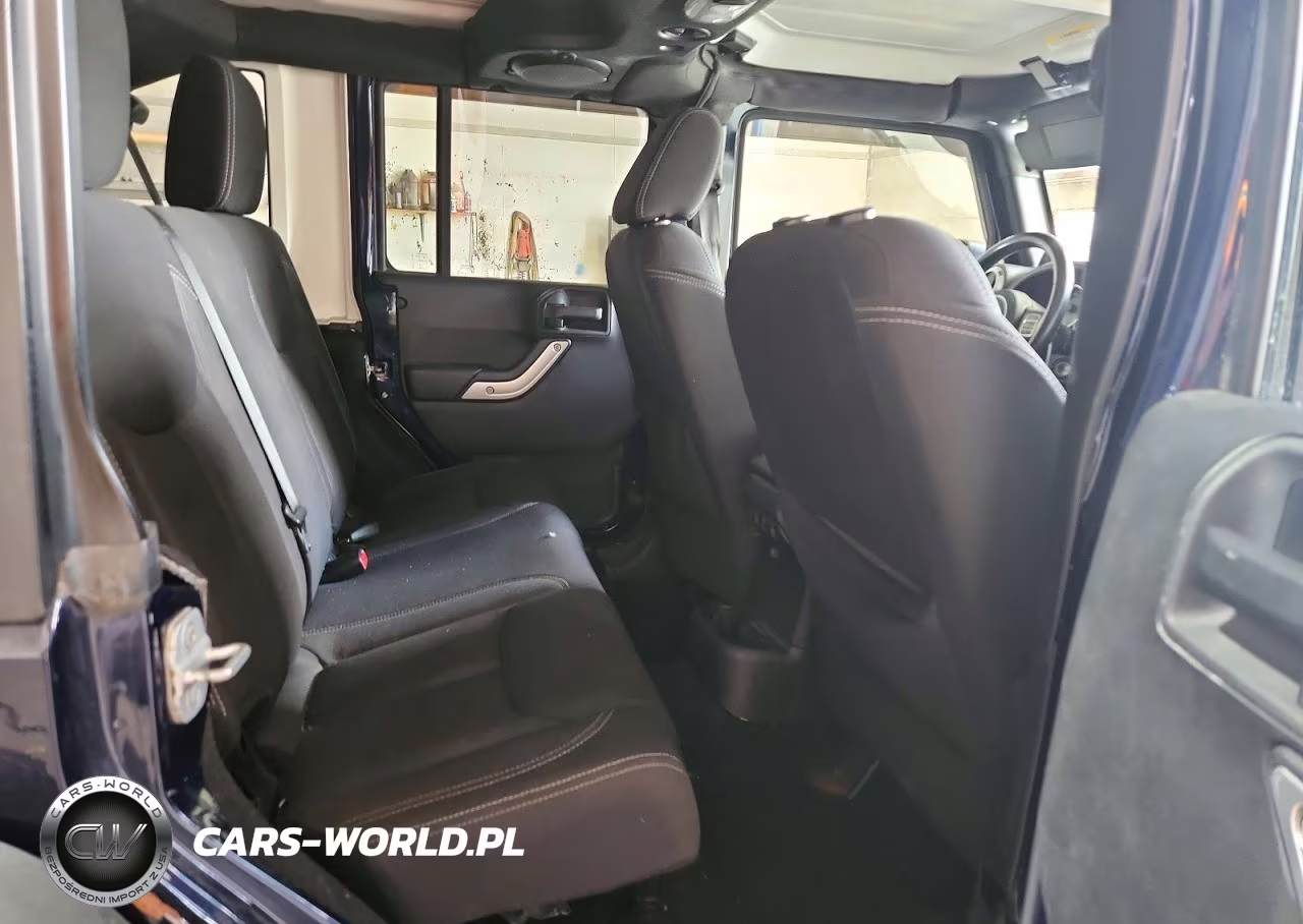 2013 Jeep Wrangler Unlimited Sahara VIN:1C4BJWEG9DL619702 - 10