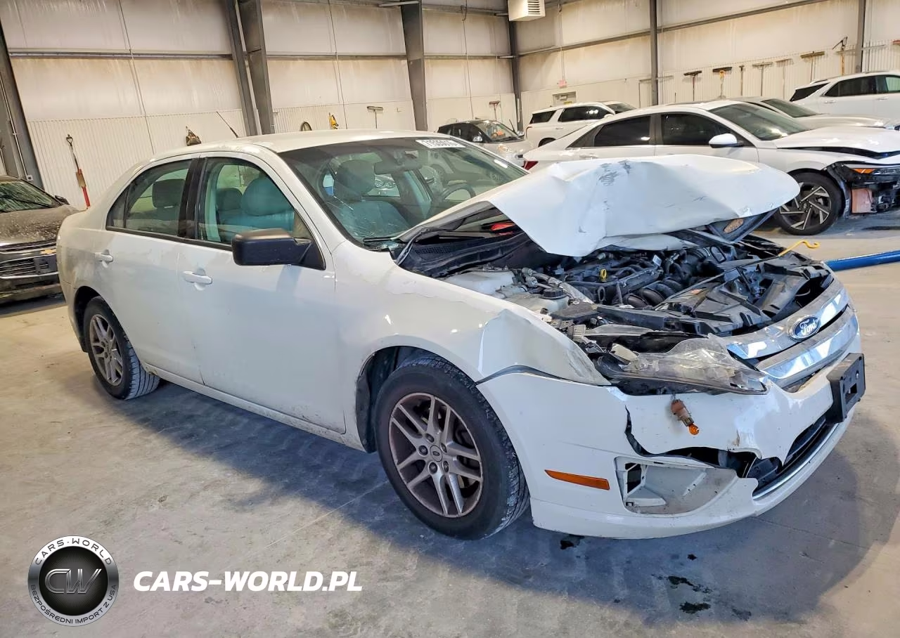2011 Ford Fusion S VIN:3FAHP0GAXBR342626 - 4