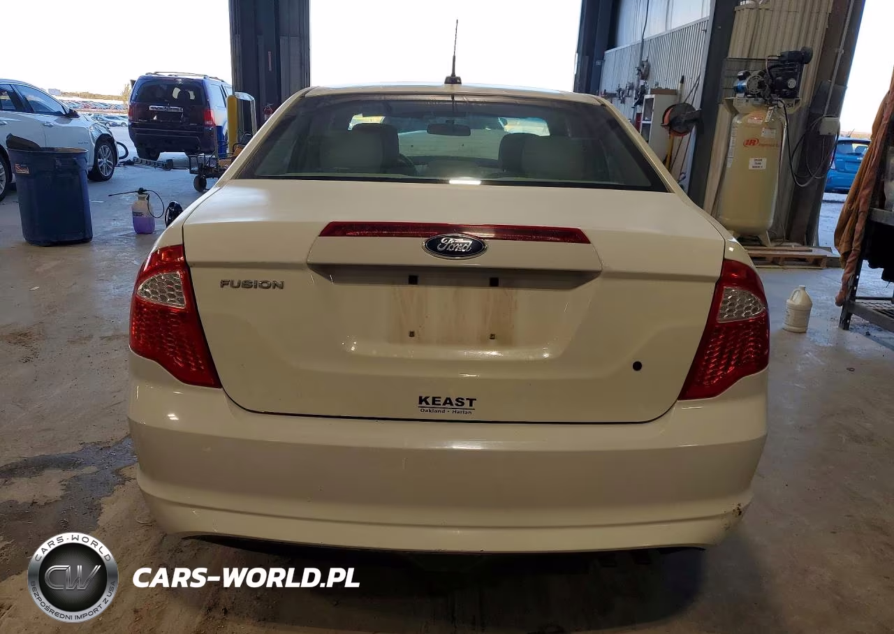 2011 Ford Fusion S VIN:3FAHP0GAXBR342626 - 6
