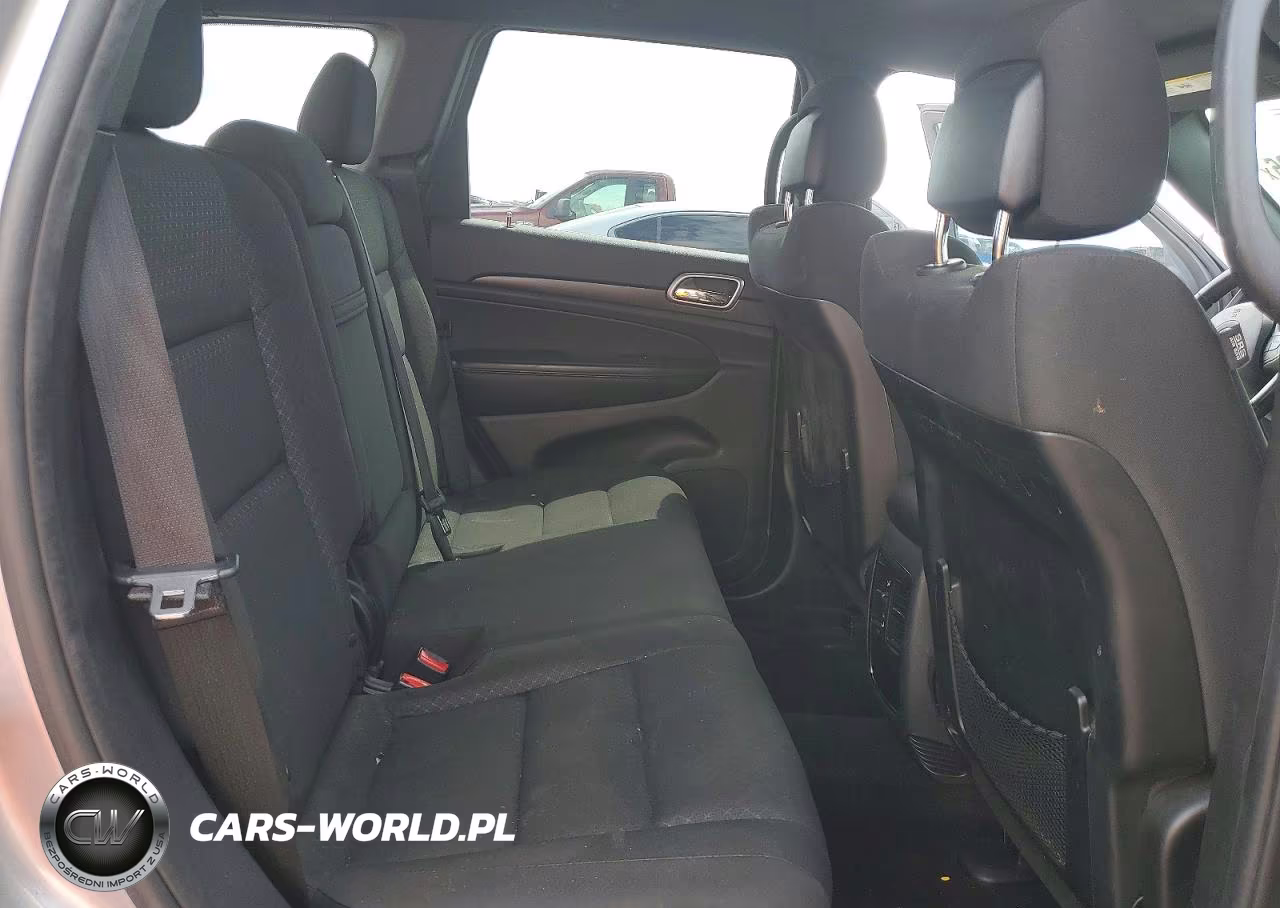 2018 Jeep Grand Cherokee Laredo VIN:1C4RJEAG9JC182309 - 11
