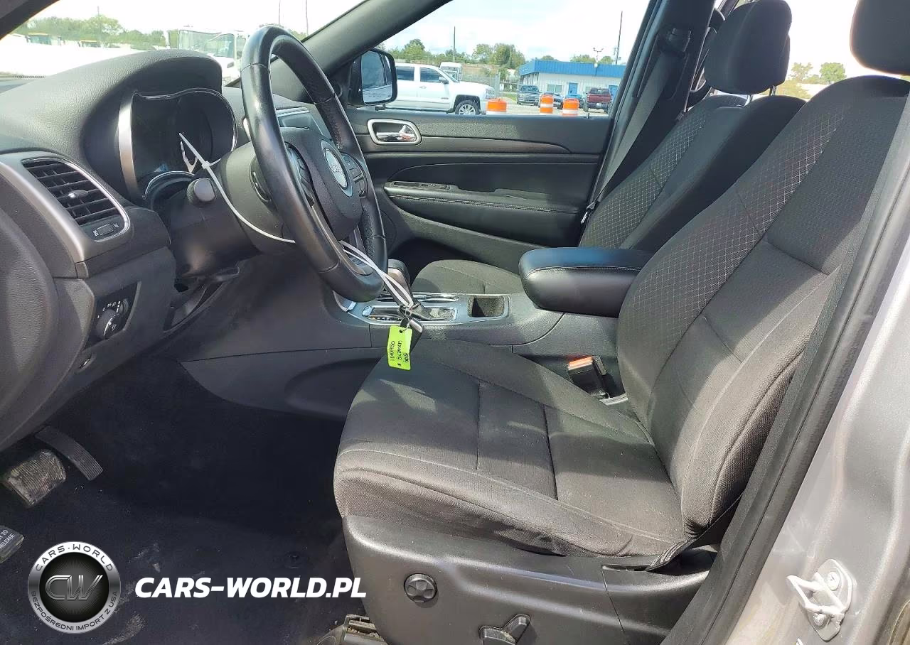2018 Jeep Grand Cherokee Laredo VIN:1C4RJEAG9JC182309 - 7
