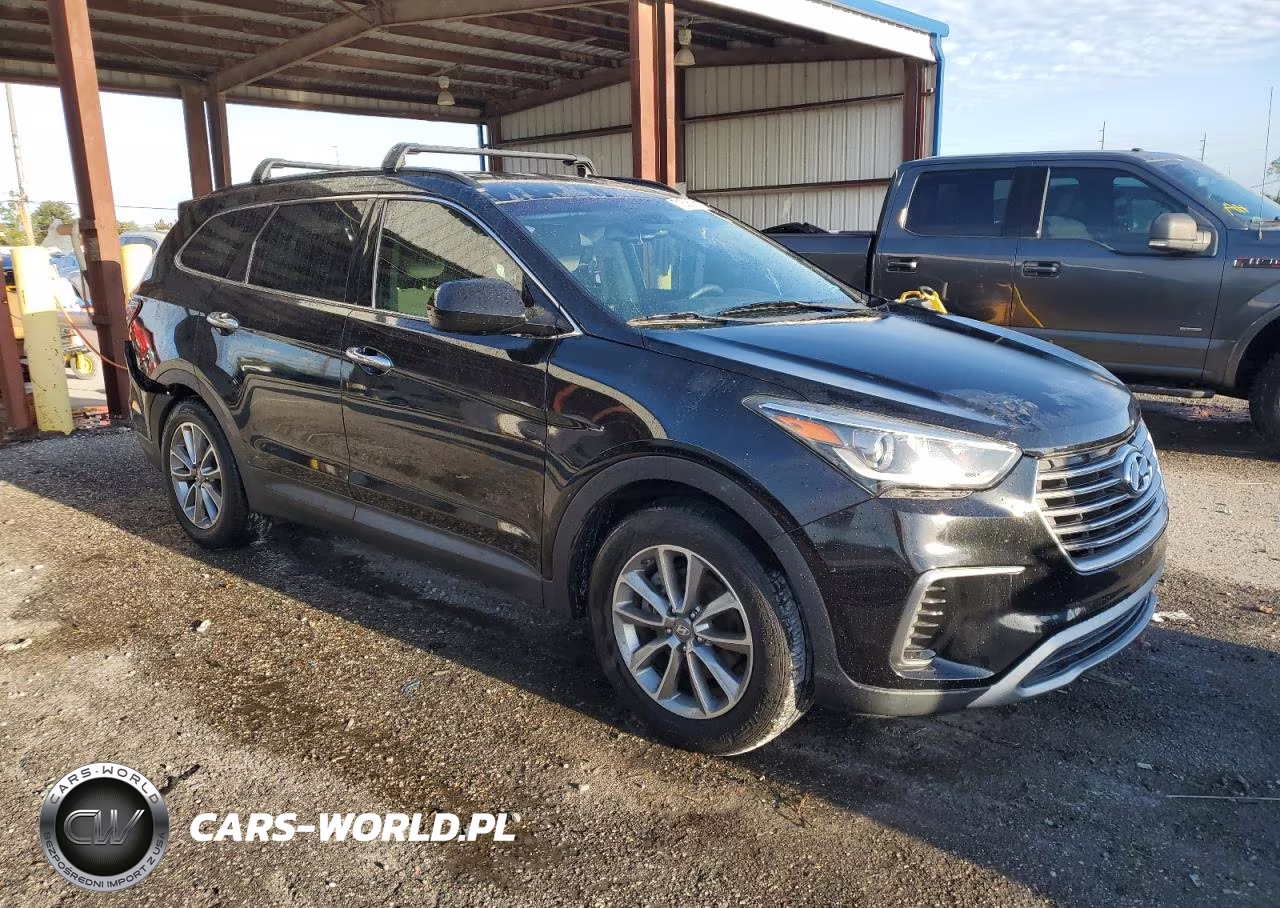 2018 Hyundai Santa Fe Se VIN:KM8SM4HF3JU260489 - 4
