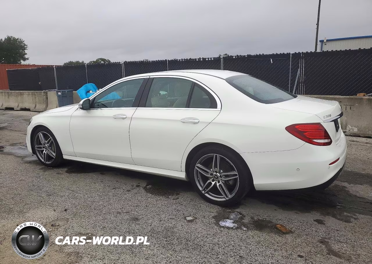 2018 Mercedes-Benz E 300 VIN:WDDZF4JB4JA487945 - 2
