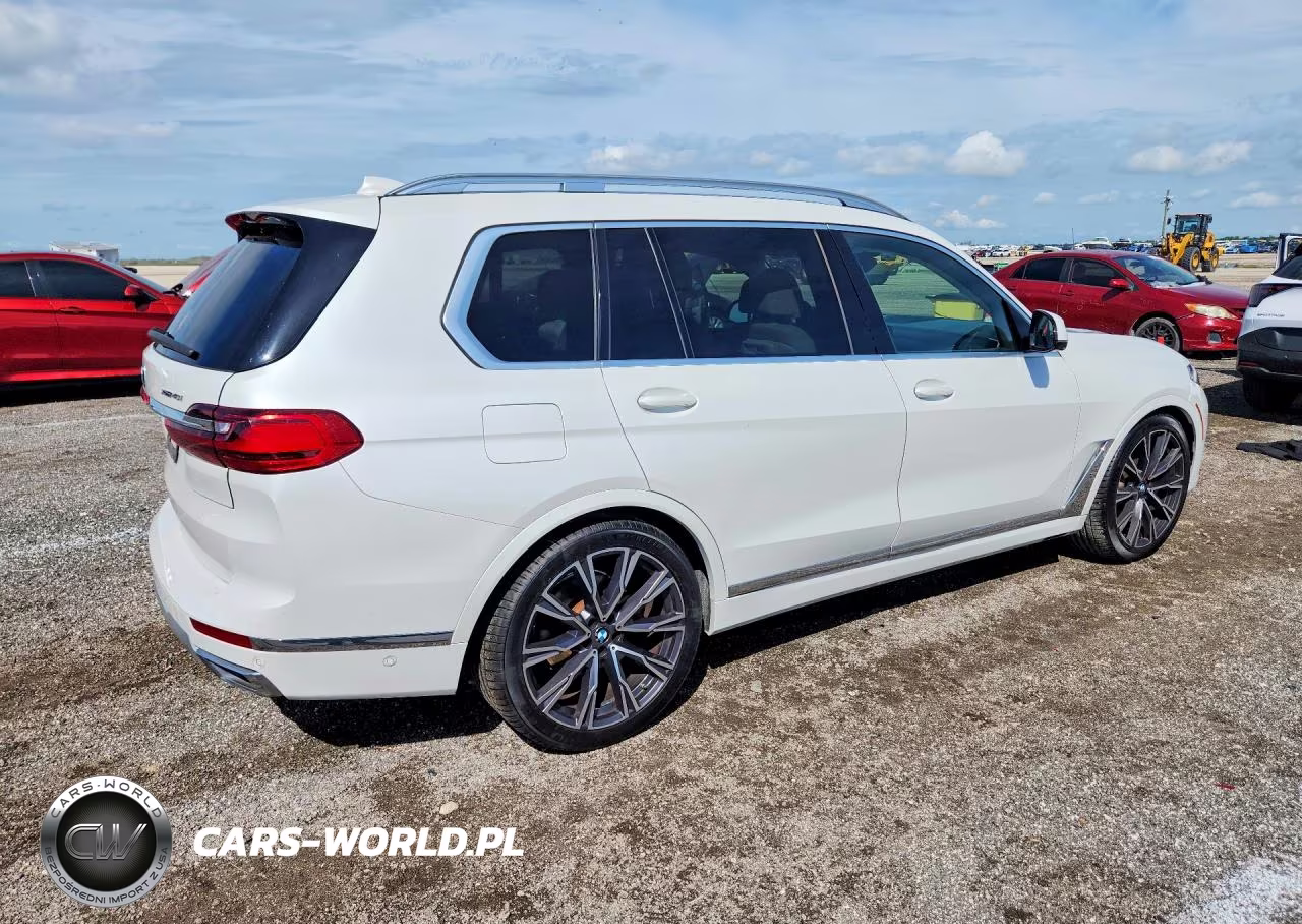 2021 BMW X7 xDrive40I VIN:5UXCW2C08M9E96820 - 3