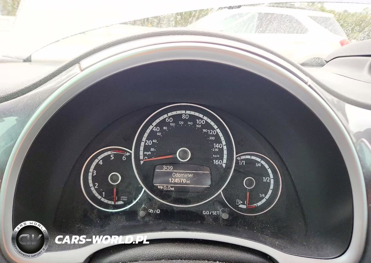 2013 Volkswagen Beetle VIN:3VW5L7ATXDM813862 - 9