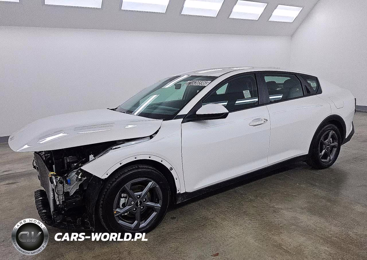 2025 Kia K4 Lxs VIN:3KPFT4DE8SE241880 - 1