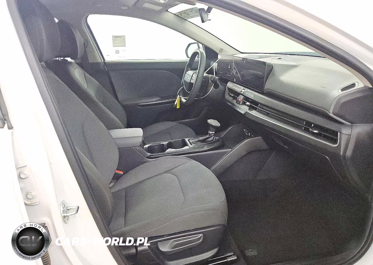 2025 Kia K4 Lxs VIN:3KPFT4DE8SE241880 - 14