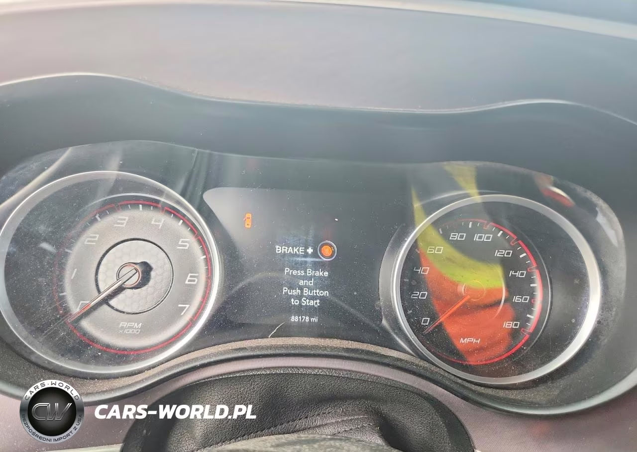 2019 Dodge Charger Scat Pack VIN:2C3CDXGJ1KH742211 - 9
