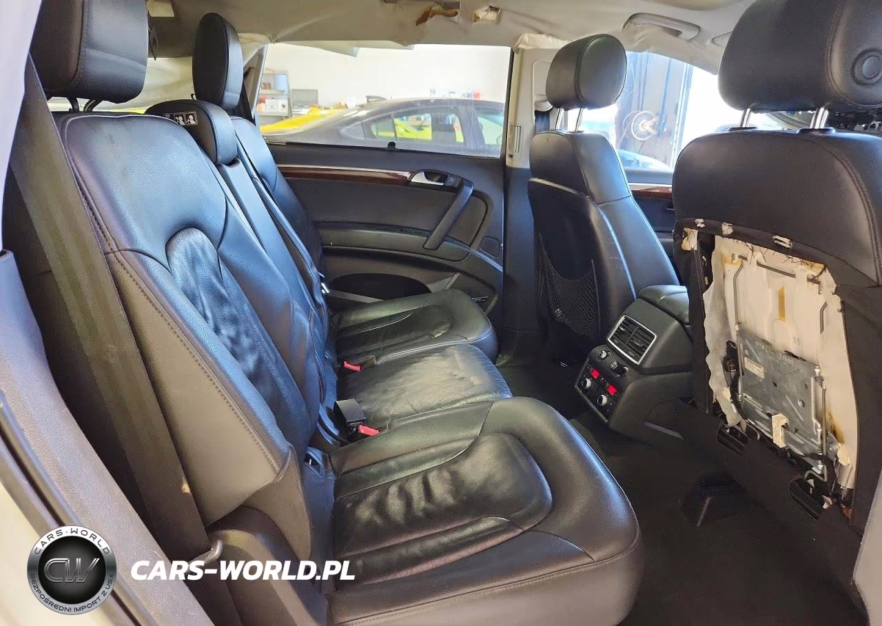2015 Audi Q7 Premium Plus VIN:WA1LGAFEXFD010337 - 11