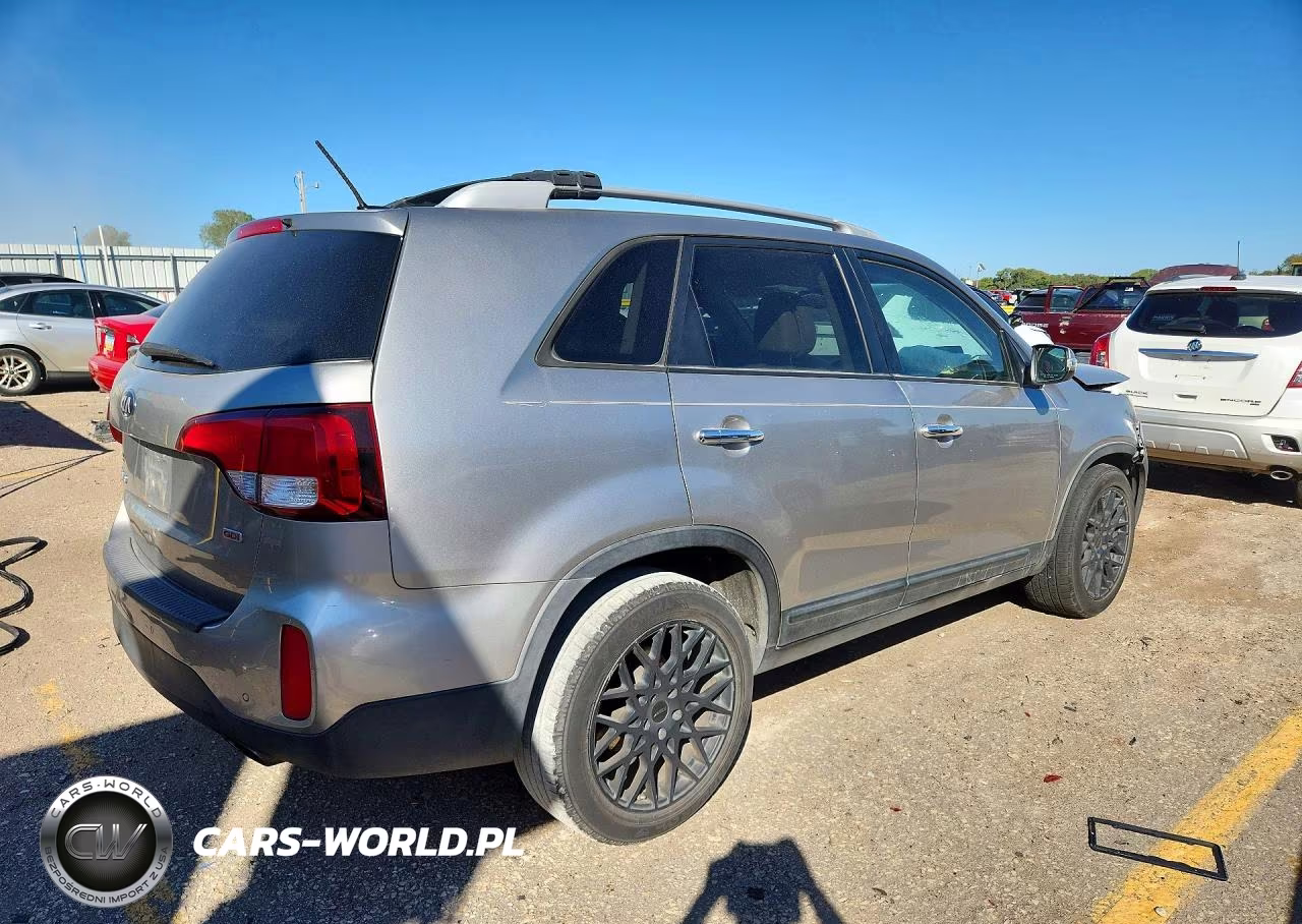 2015 Kia Sorento Lx VIN:5XYKT4A6XFG552750 - 3