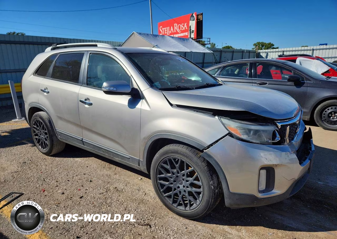 2015 Kia Sorento Lx VIN:5XYKT4A6XFG552750 - 4