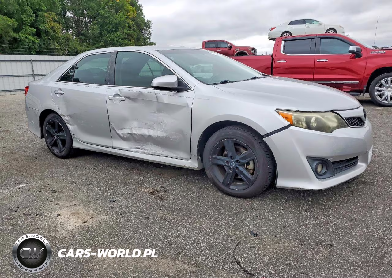 2014 Toyota Camry Se VIN:4T1BF1FK5EU408883 - 4