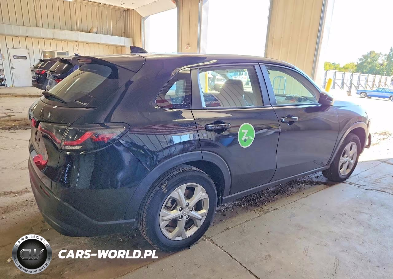 2025 Honda Hr-V Lx VIN:3CZRZ2H3XSM777061 - 3