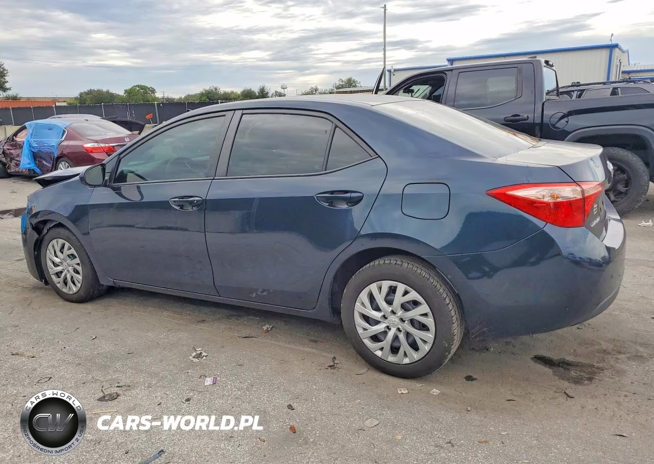 2018 Toyota Corolla Le VIN:5YFBURHE4JP851470 - 2