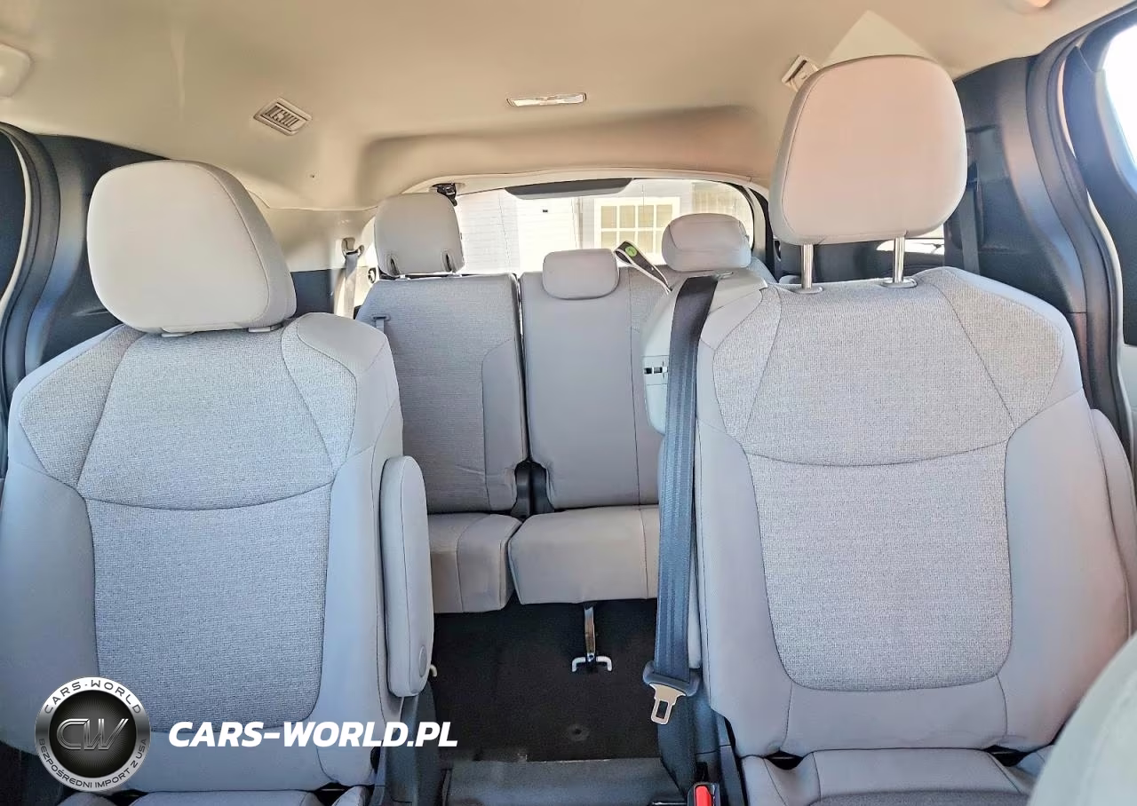 2026 Toyota Sienna Le VIN:5TDKRKEC1TS295463 - 10