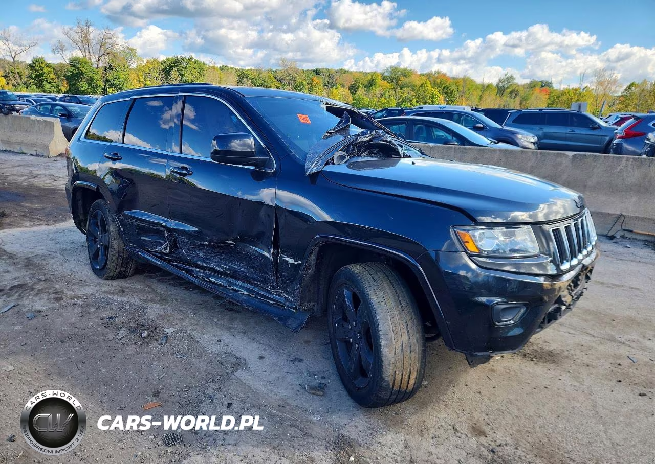 2015 Jeep Grand Cherokee Laredo VIN:1C4RJFAG5FC947951 - 4