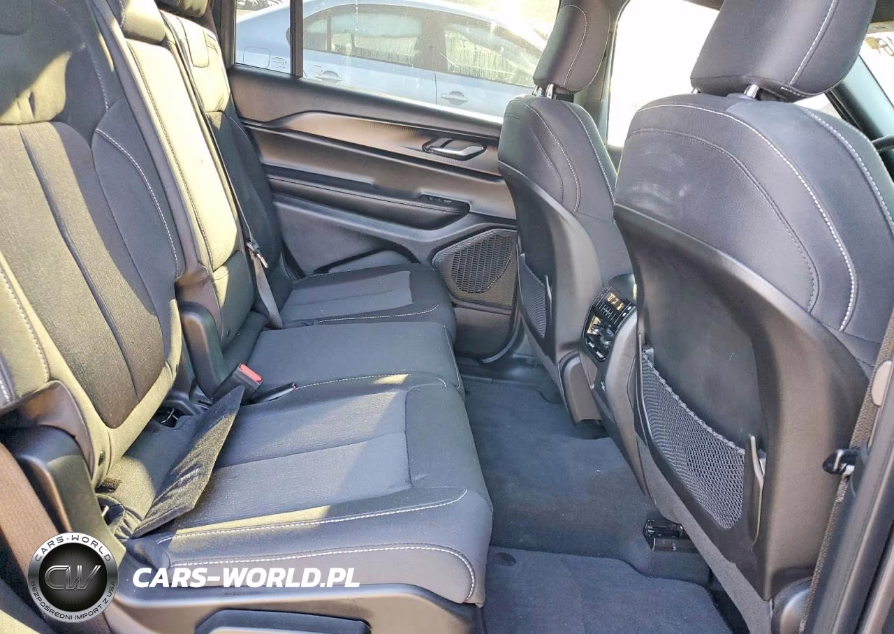 2024 Jeep Grand Cherokee L Laredo VIN:1C4RJKAG6R8562477 - 11