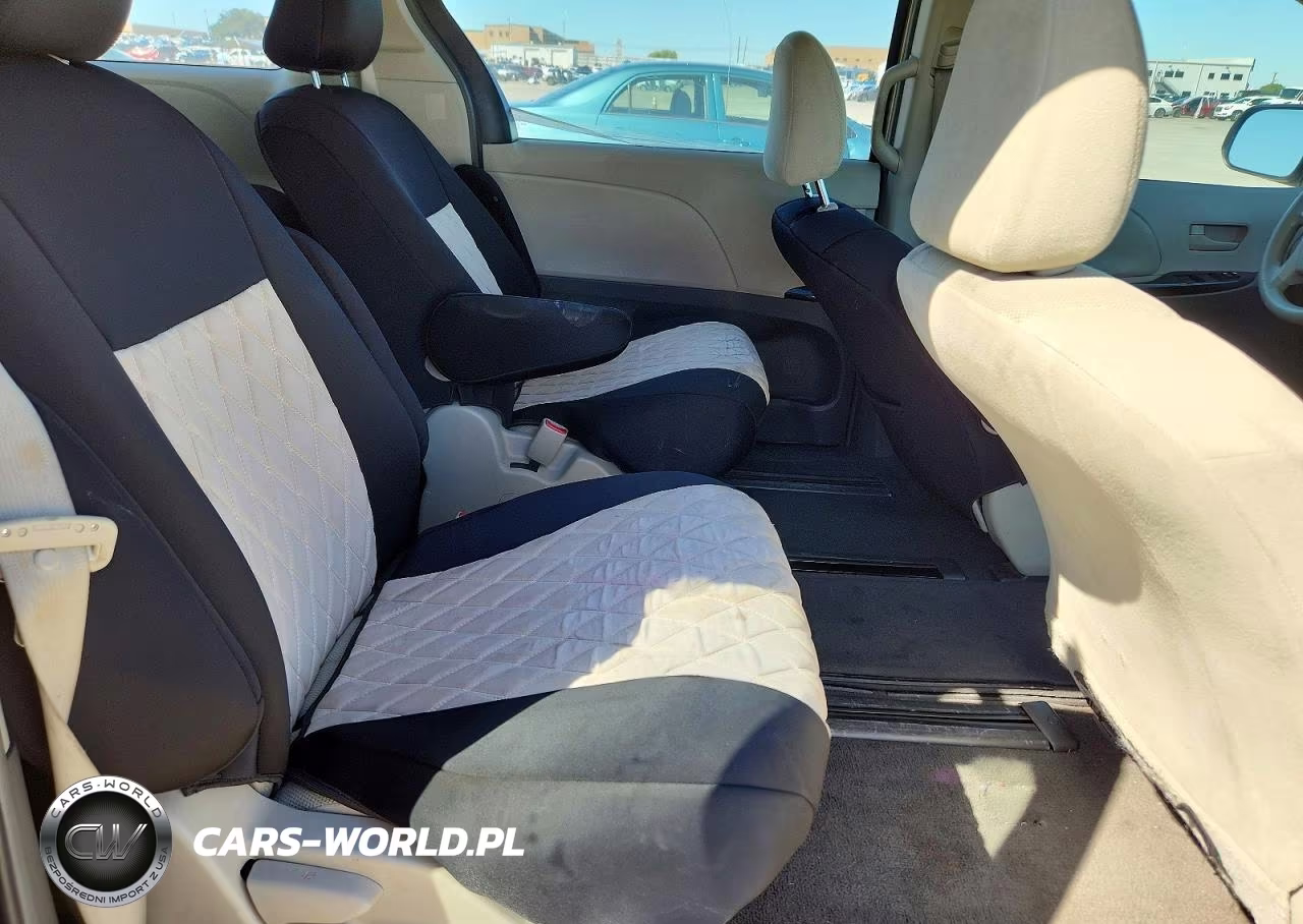 2011 Toyota Sienna Base 7-Passenger VIN:5TDKA3DC2BS002344 - 11