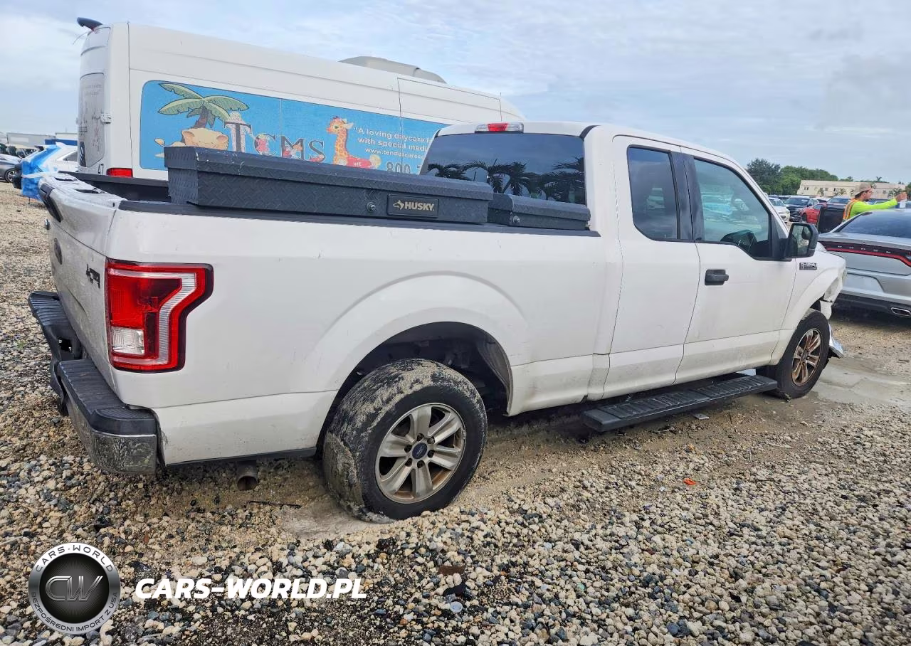 2017 Ford F150 Super Cab VIN:1FTEX1C83HKC28020 - 3