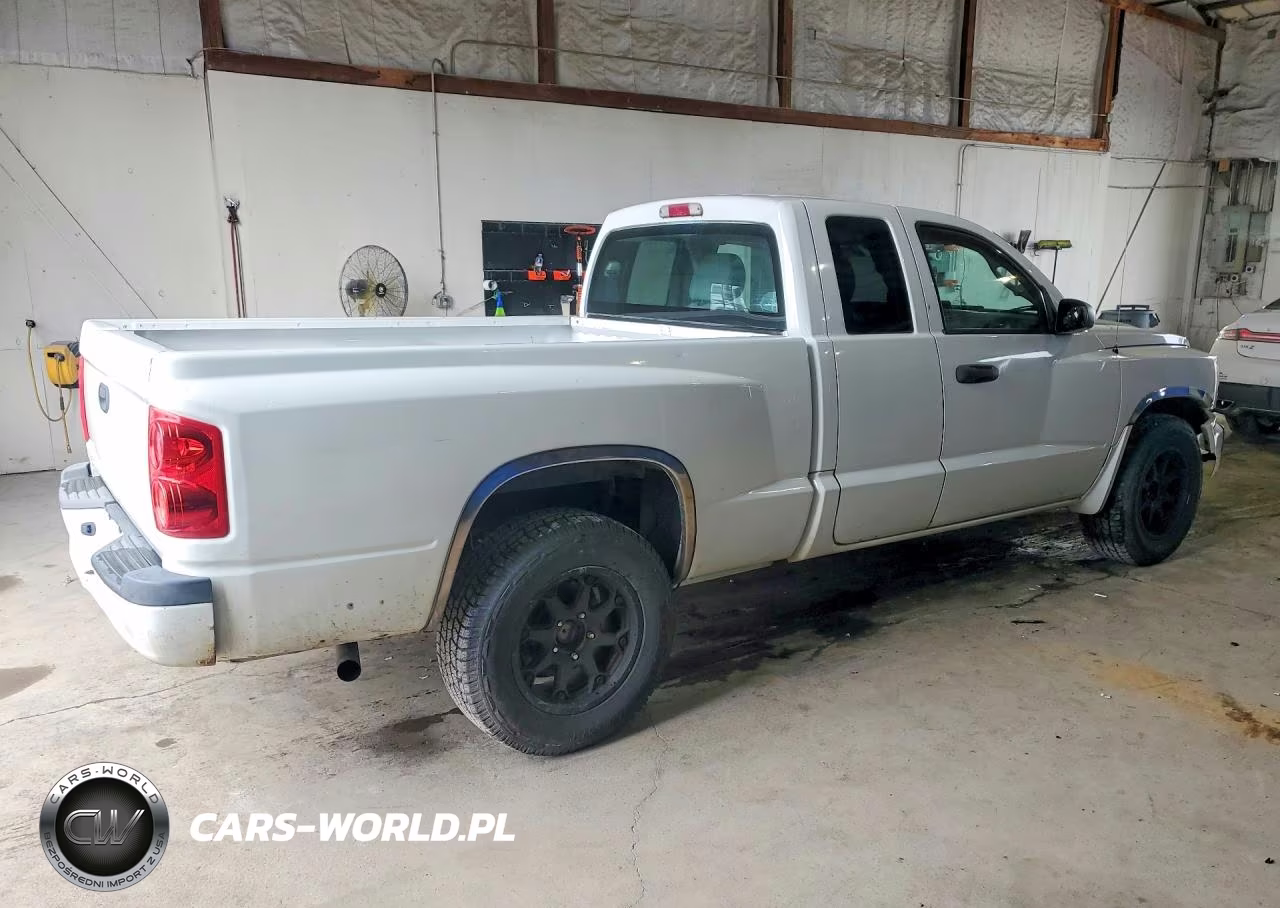 2011 Dodge Dakota Slt VIN:1D7RE3BK2BS581815 - 3