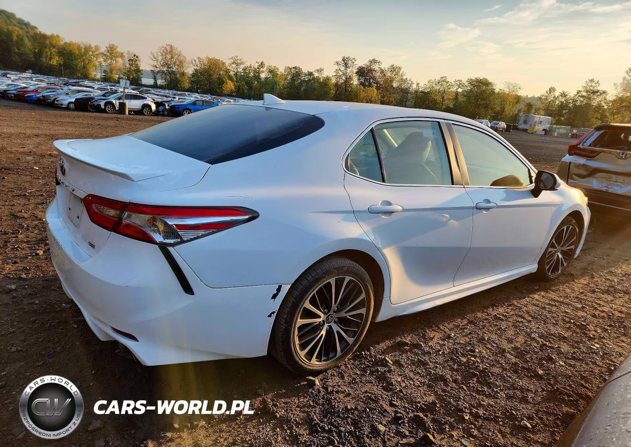 2020 Toyota Camry Se VIN:4T1G11AK3LU506755 - 3