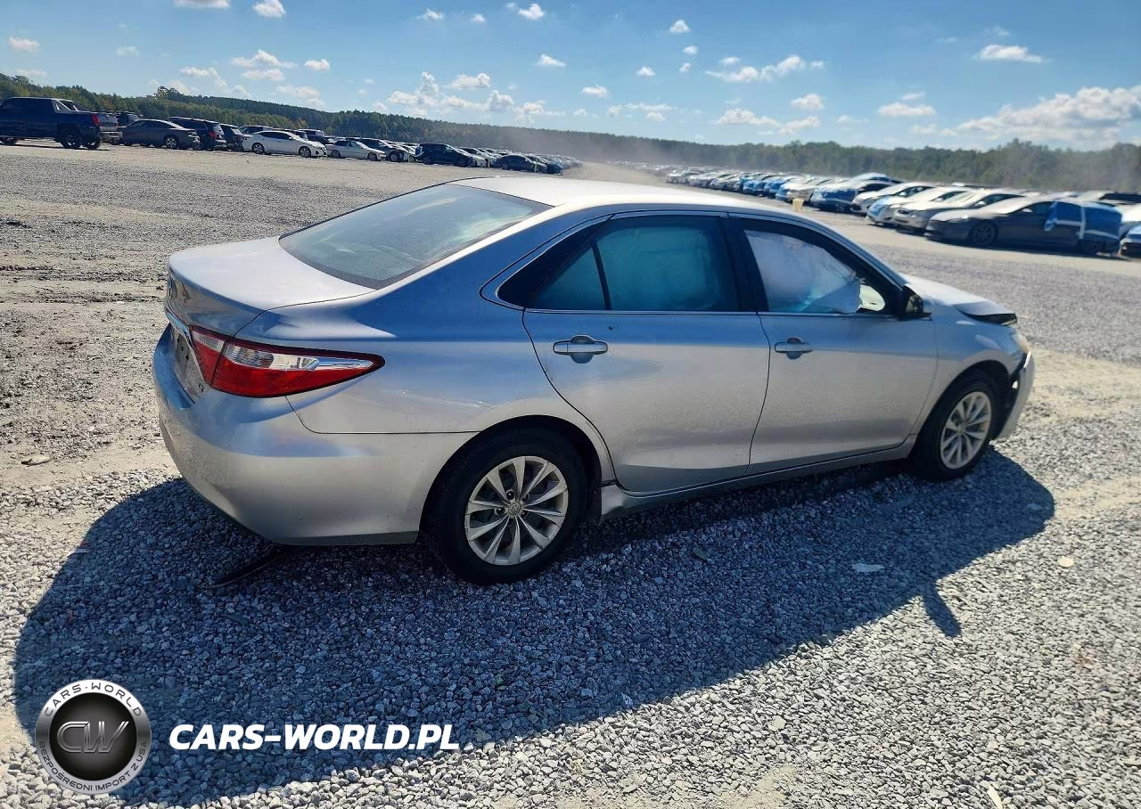 2017 Toyota Camry Le VIN:4T1BF1FK9HU318320 - 3