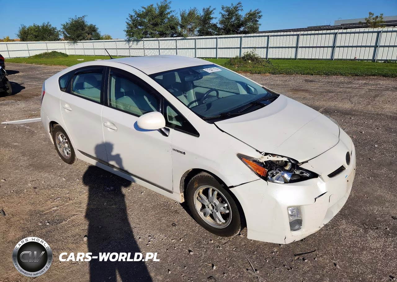 2011 Toyota Prius Four VIN:JTDKN3DU1B0320522 - 4