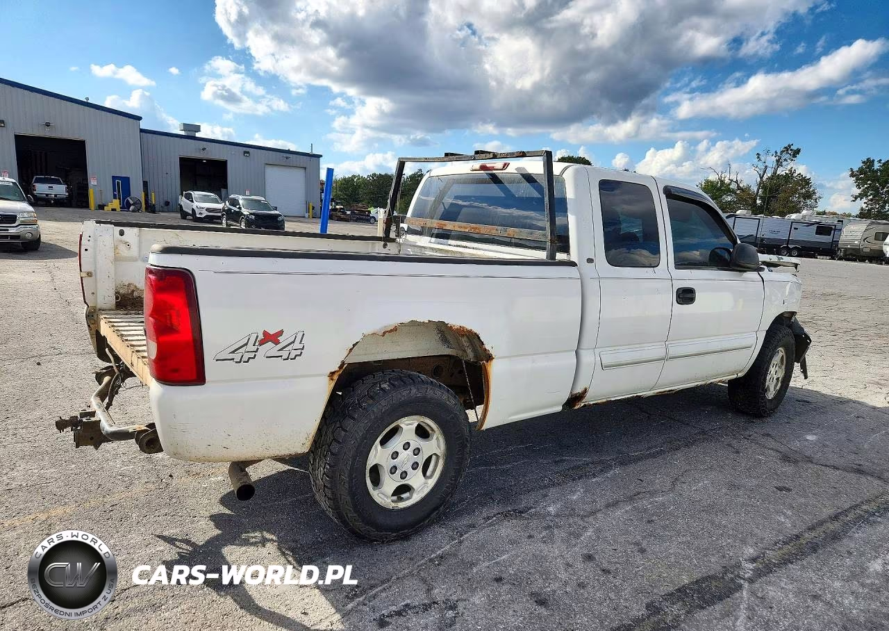 2003 Chevrolet Silverado K1500 VIN:2GCEK19V831181412 - 3