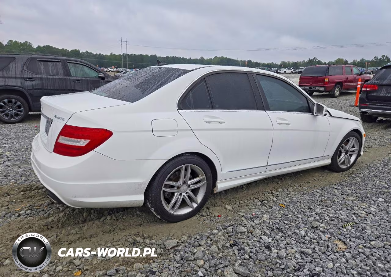 2013 Mercedes-Benz C 300 4Matic VIN:WDDGF8AB6DR244061 - 3