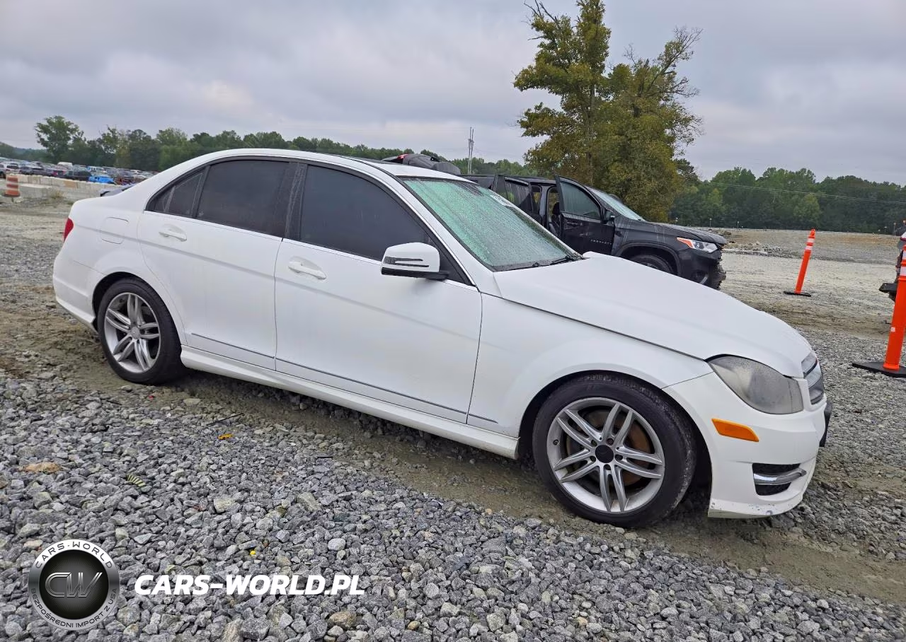 2013 Mercedes-Benz C 300 4Matic VIN:WDDGF8AB6DR244061 - 4