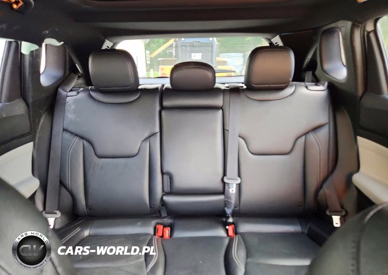 2025 Jeep Compass Limited VIN:3C4NJDCN5ST595628 - 10