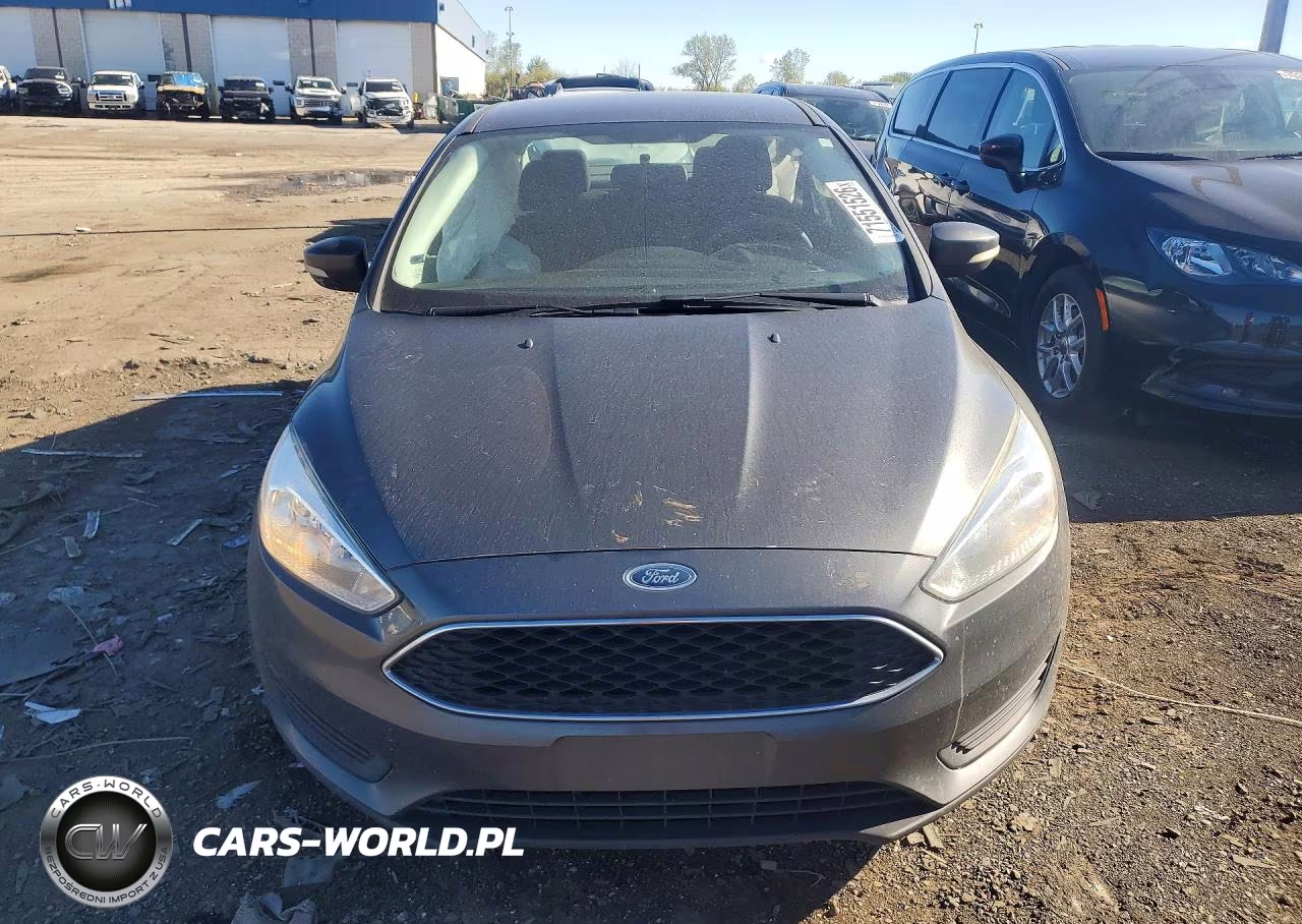 2016 Ford Focus Se VIN:1FADP3F22GL394574 - 5