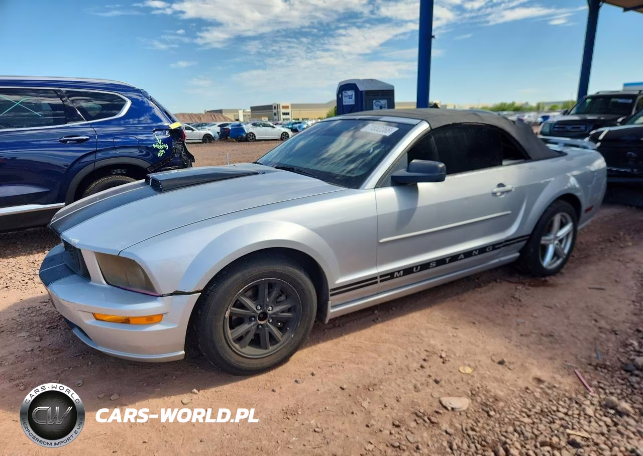 2005 Ford Mustang – zdjęcie 1 z 12