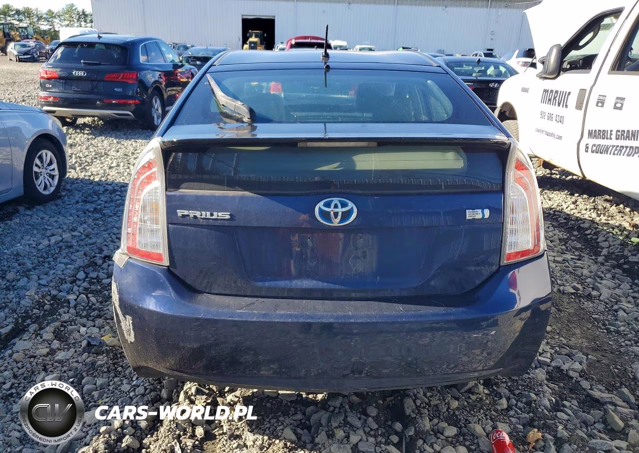 2013 Toyota Prius Two VIN:JTDKN3DUXD1635686 - 6