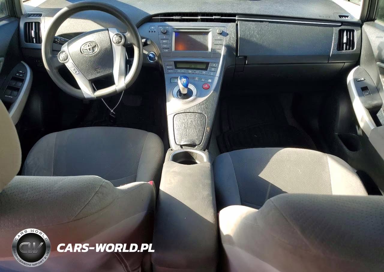2013 Toyota Prius Two VIN:JTDKN3DUXD1635686 - 8
