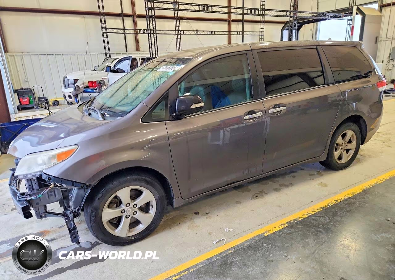 2011 Toyota Sienna Le