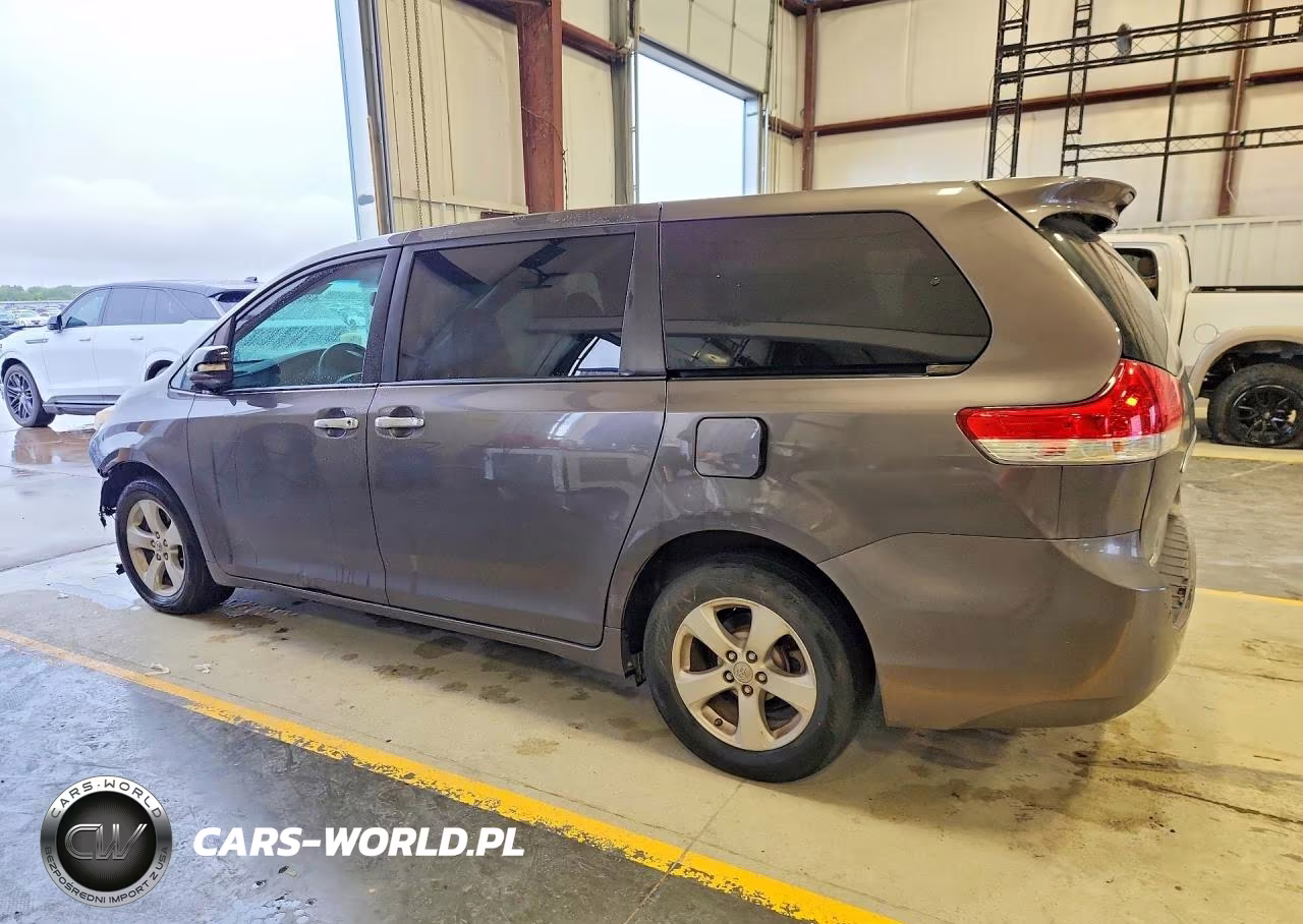 2011 Toyota Sienna Le VIN:5TDKK3DC8BS033143 - 2