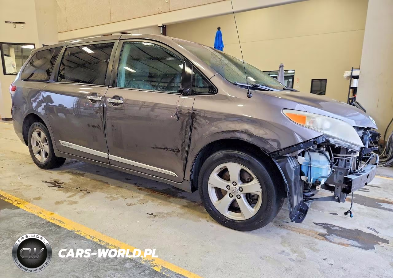 2011 Toyota Sienna Le VIN:5TDKK3DC8BS033143 - 4