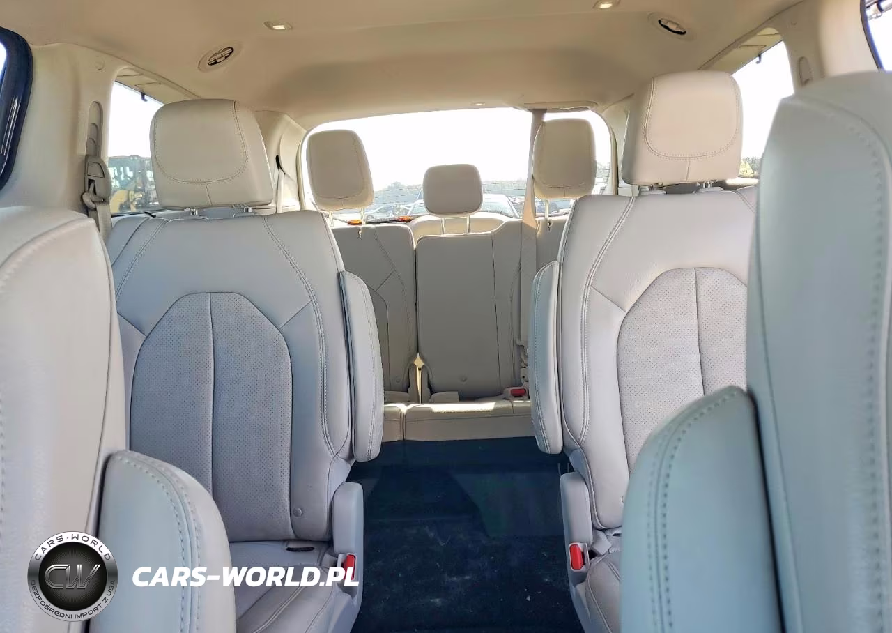 2018 Chrysler Pacifica Touring L Plus VIN:2C4RC1EG5JR108518 - 10