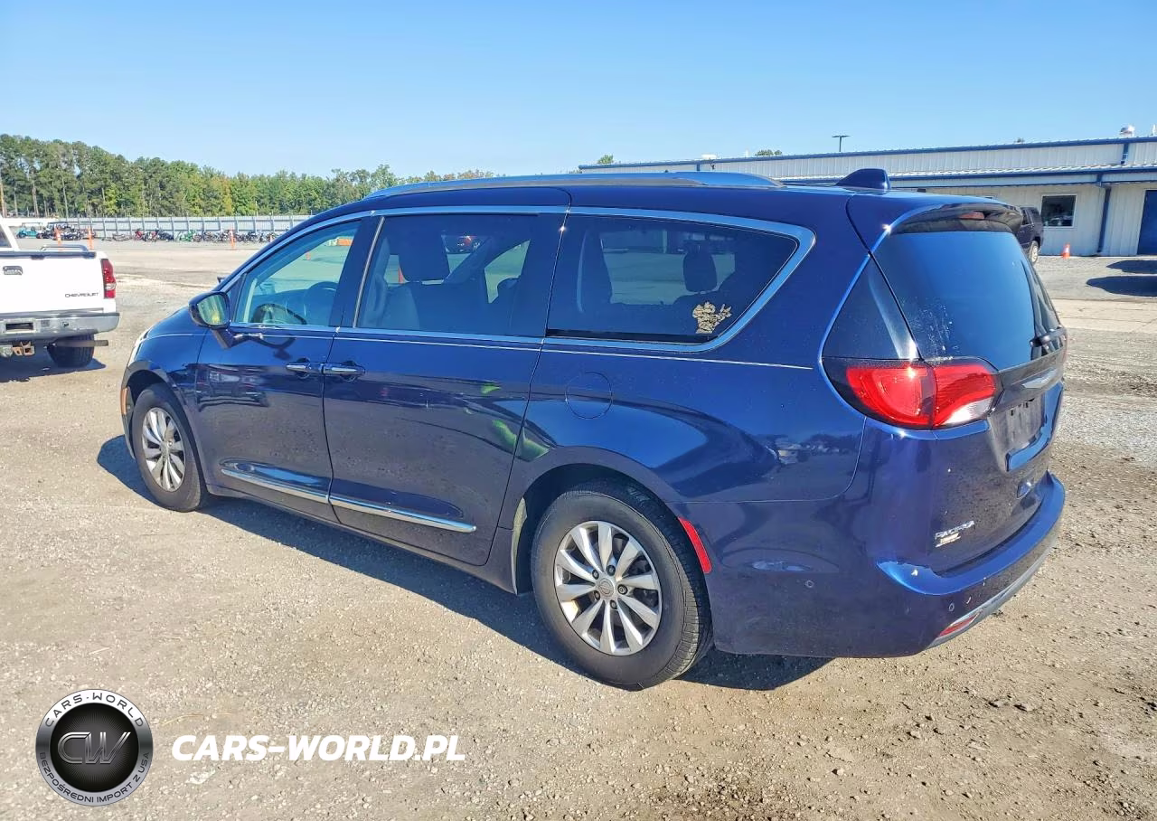 2018 Chrysler Pacifica Touring L Plus VIN:2C4RC1EG5JR108518 - 2