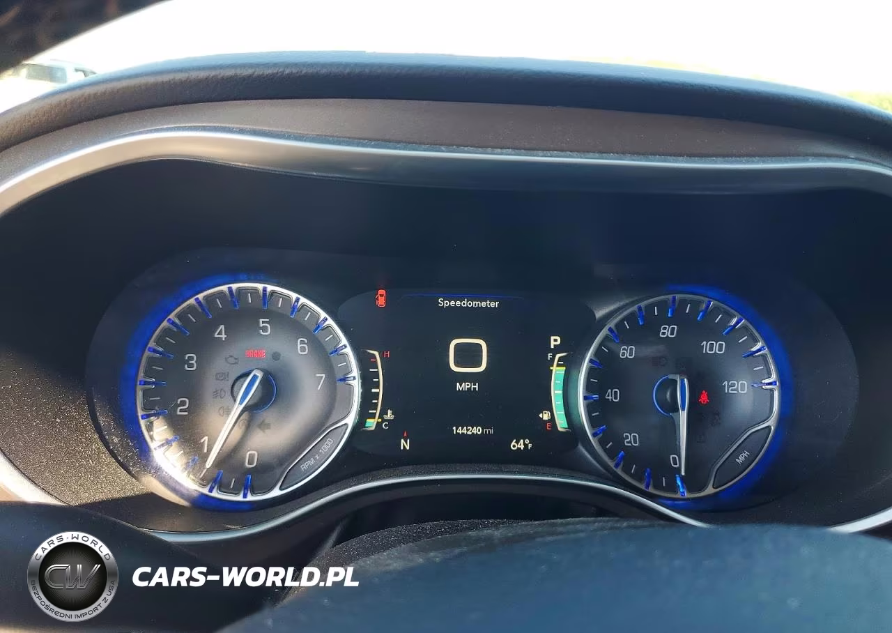 2018 Chrysler Pacifica Touring L Plus VIN:2C4RC1EG5JR108518 - 9