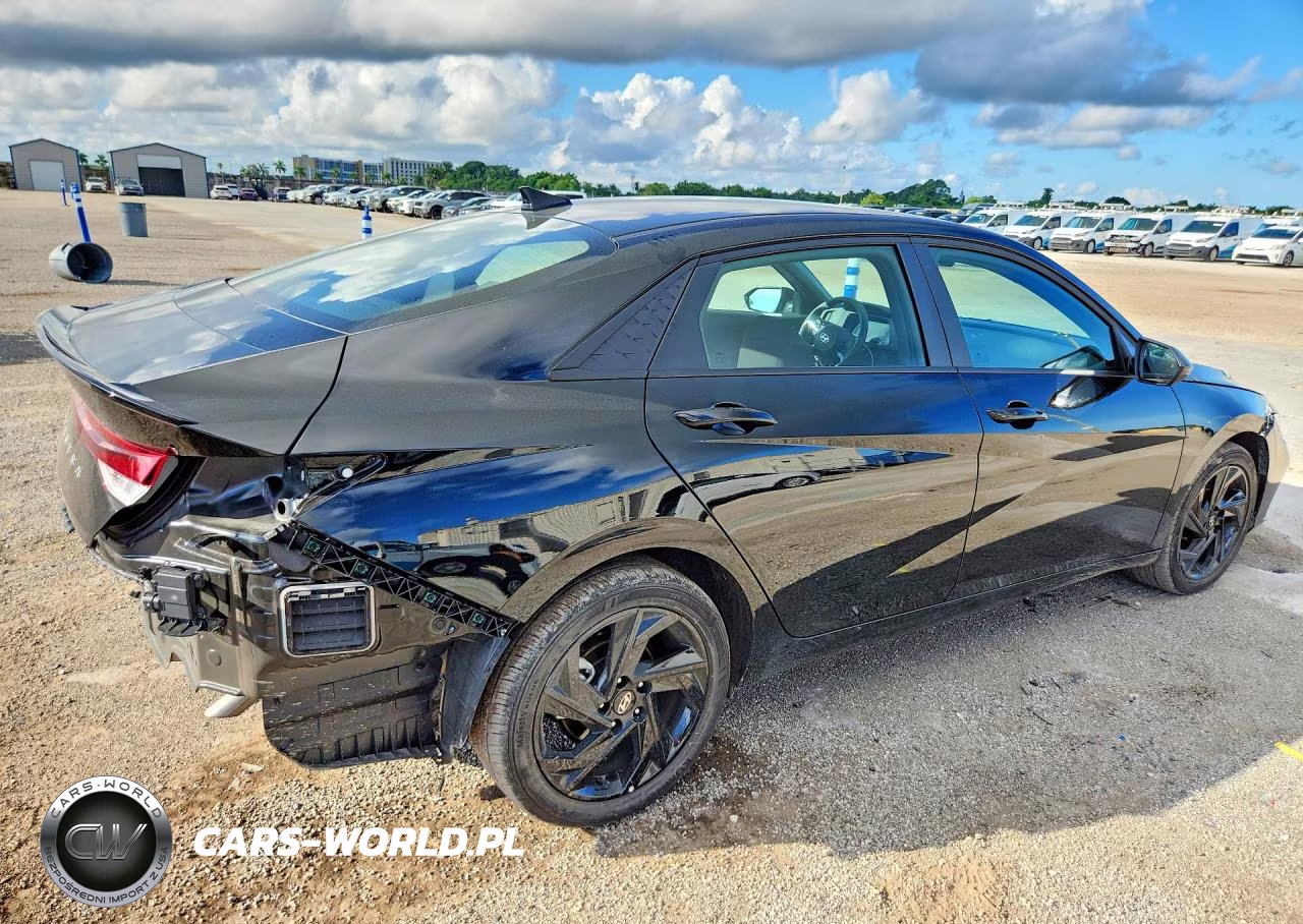 2026 Hyundai Elantra Sel Sport VIN:KMHLM4DG4TU223859 - 3